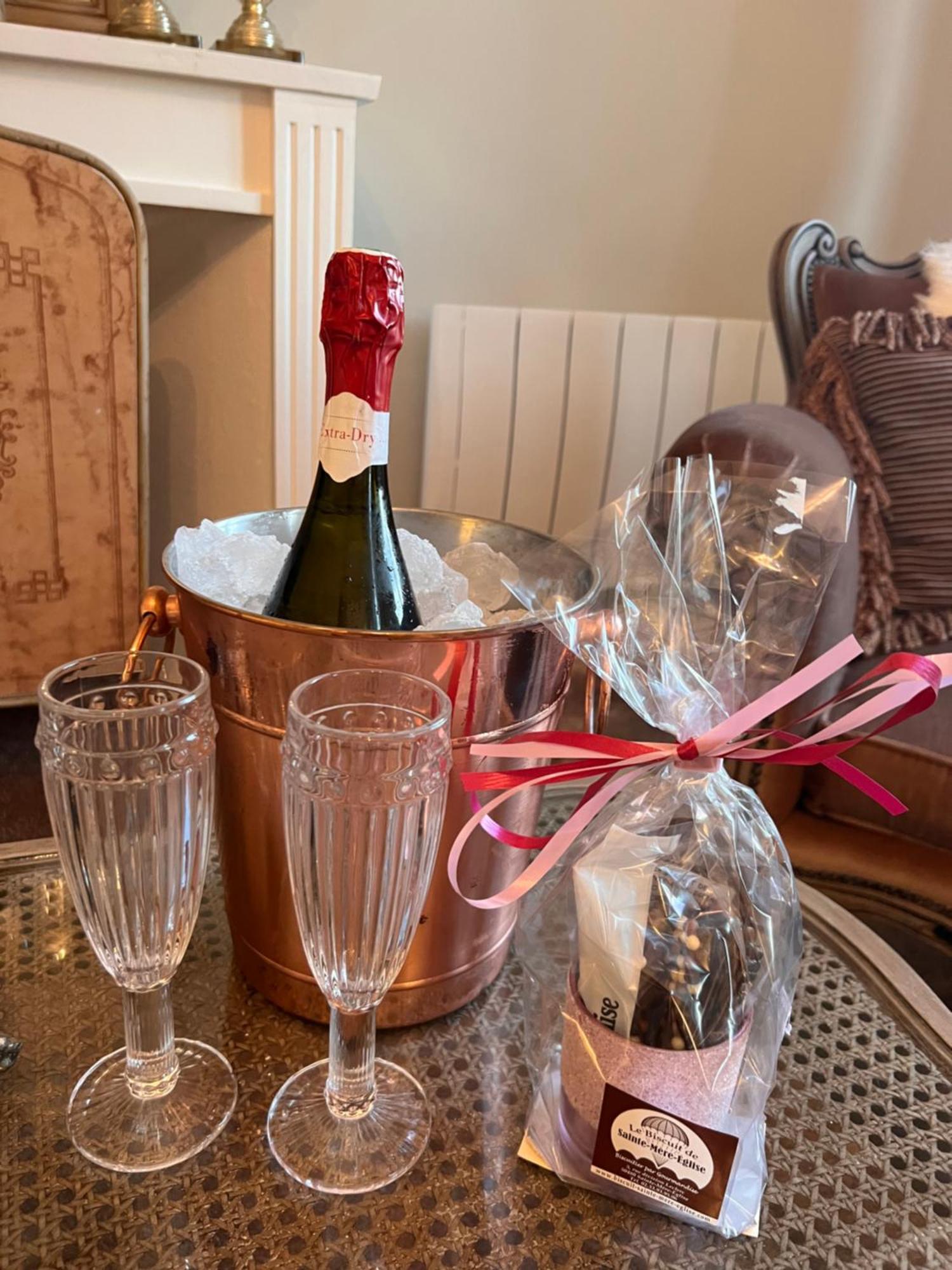 Bed and Breakfast Le Bourg Asnieres-en-Bessin Exterior foto
